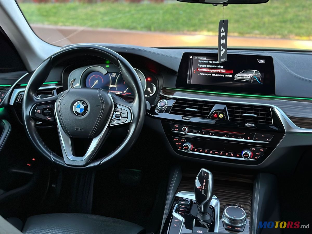 2018' BMW 5 Series photo #5