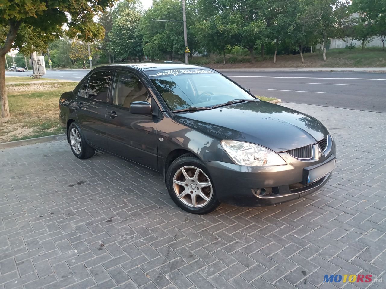 2004' Mitsubishi Lancer photo #1
