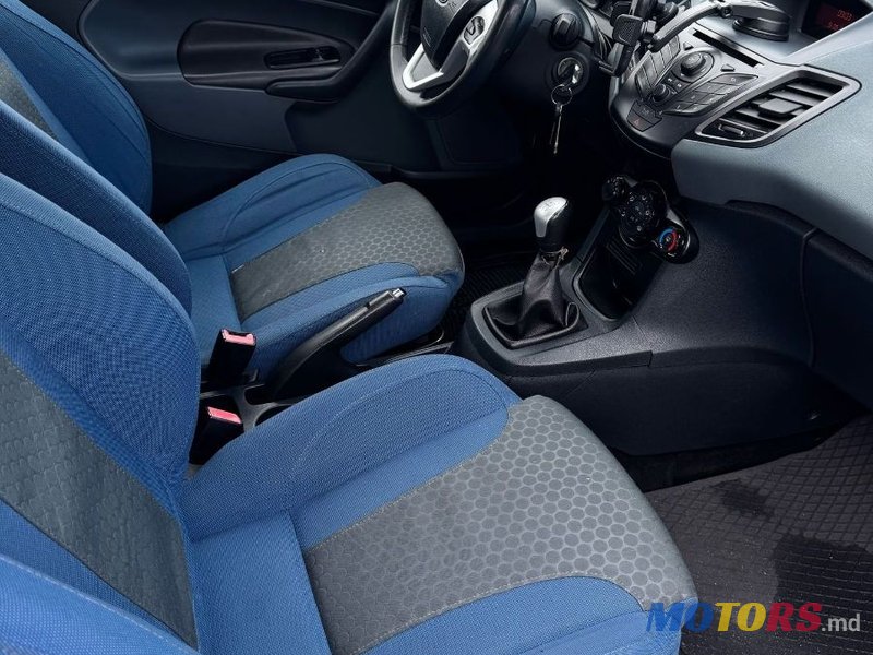 2010' Ford Fiesta photo #5
