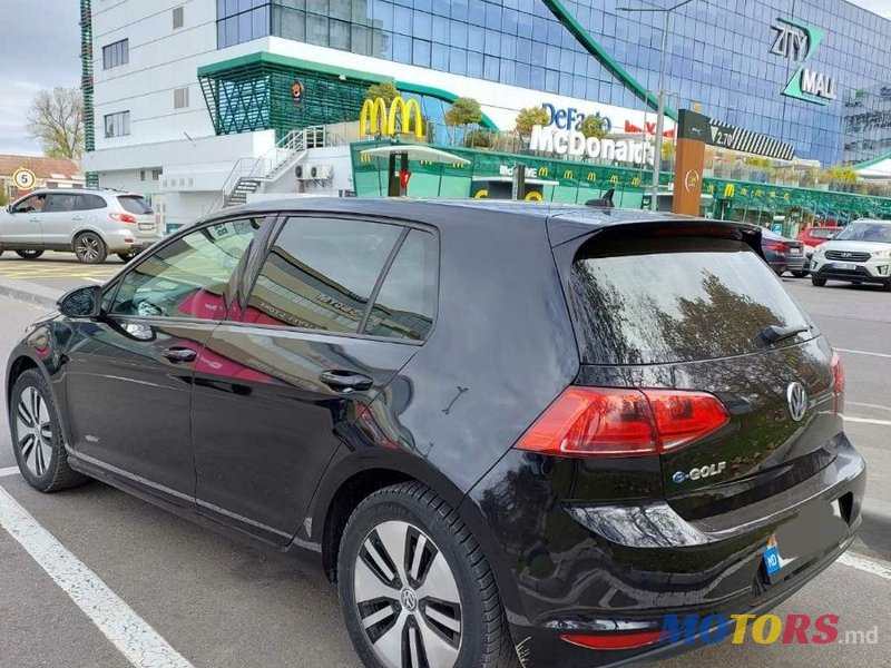 2015' Volkswagen Golf photo #3