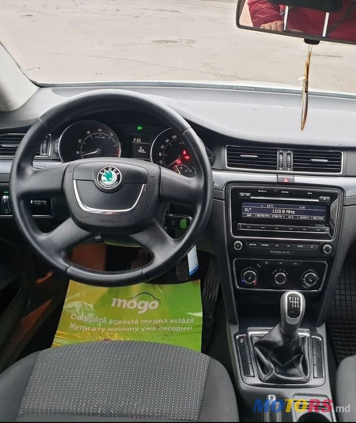 2011' Skoda Superb photo #4