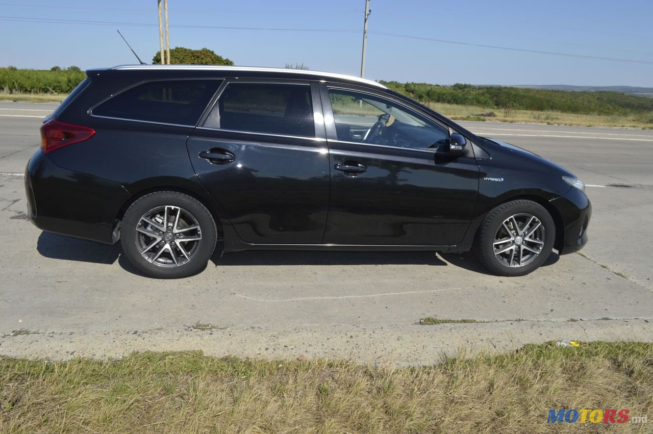 2014' Toyota Auris photo #3