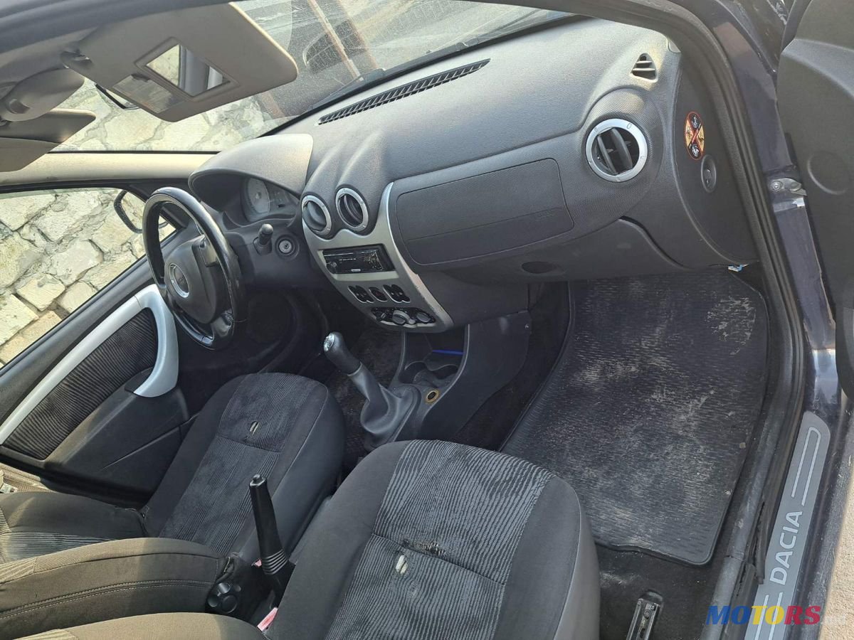 2008' Dacia Logan Mcv photo #4