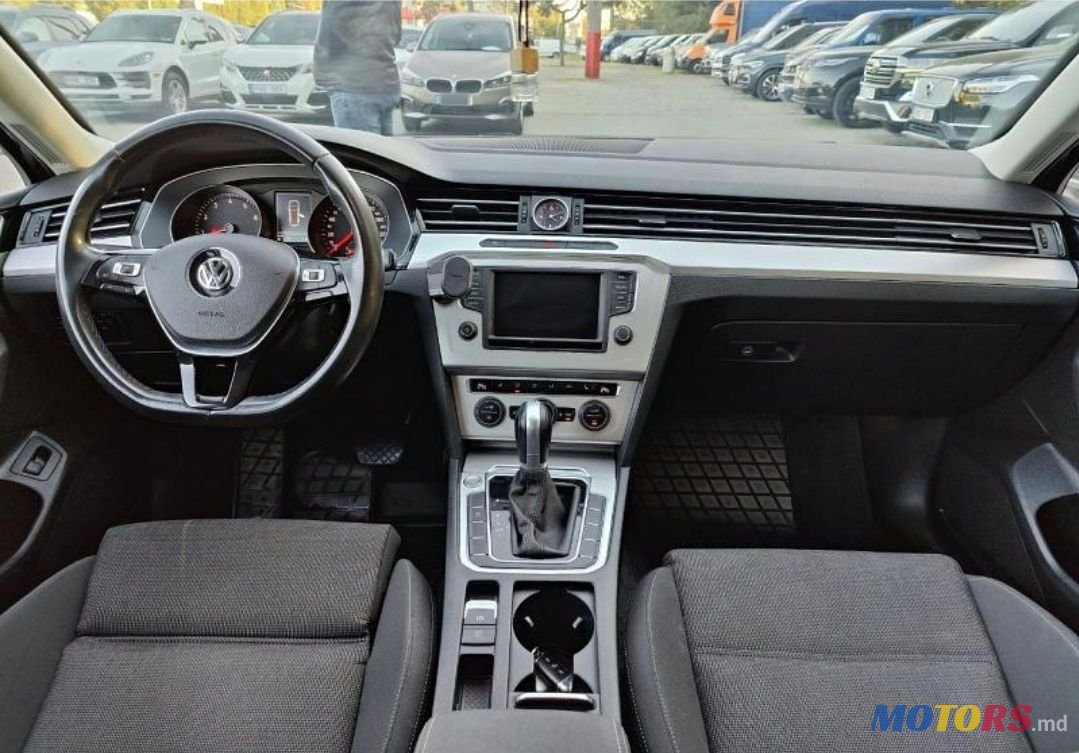 2016' Volkswagen Passat photo #1
