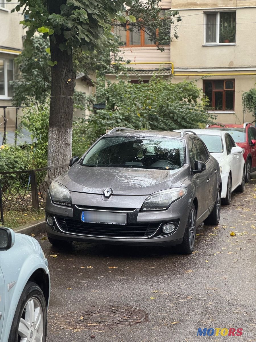 2012' Renault Megane photo #5