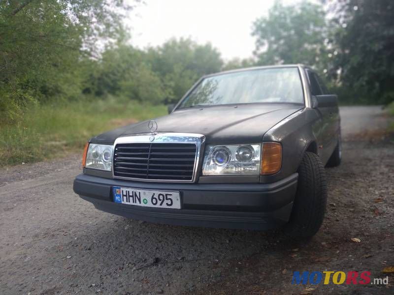 1992' Mercedes-Benz 124 photo #1