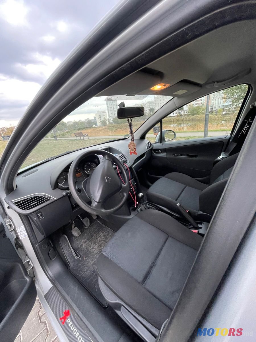 2009' Peugeot 207 photo #6