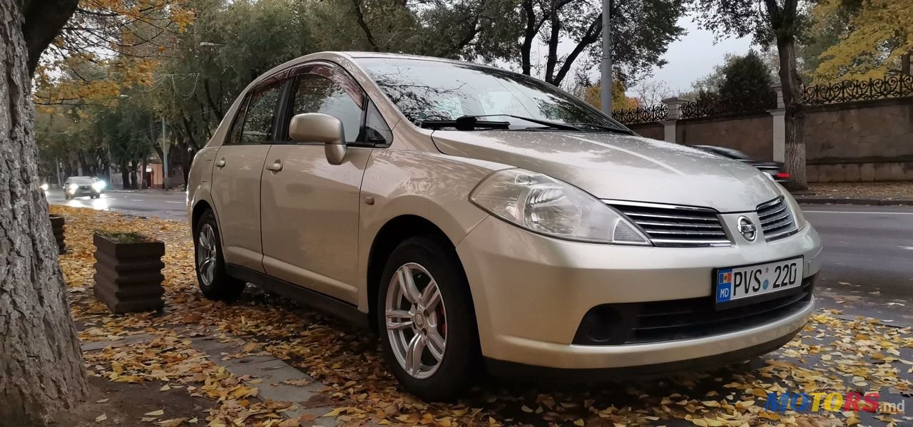 2006' Nissan Tiida photo #1