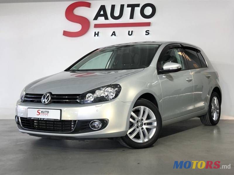 2010' Volkswagen Golf photo #2