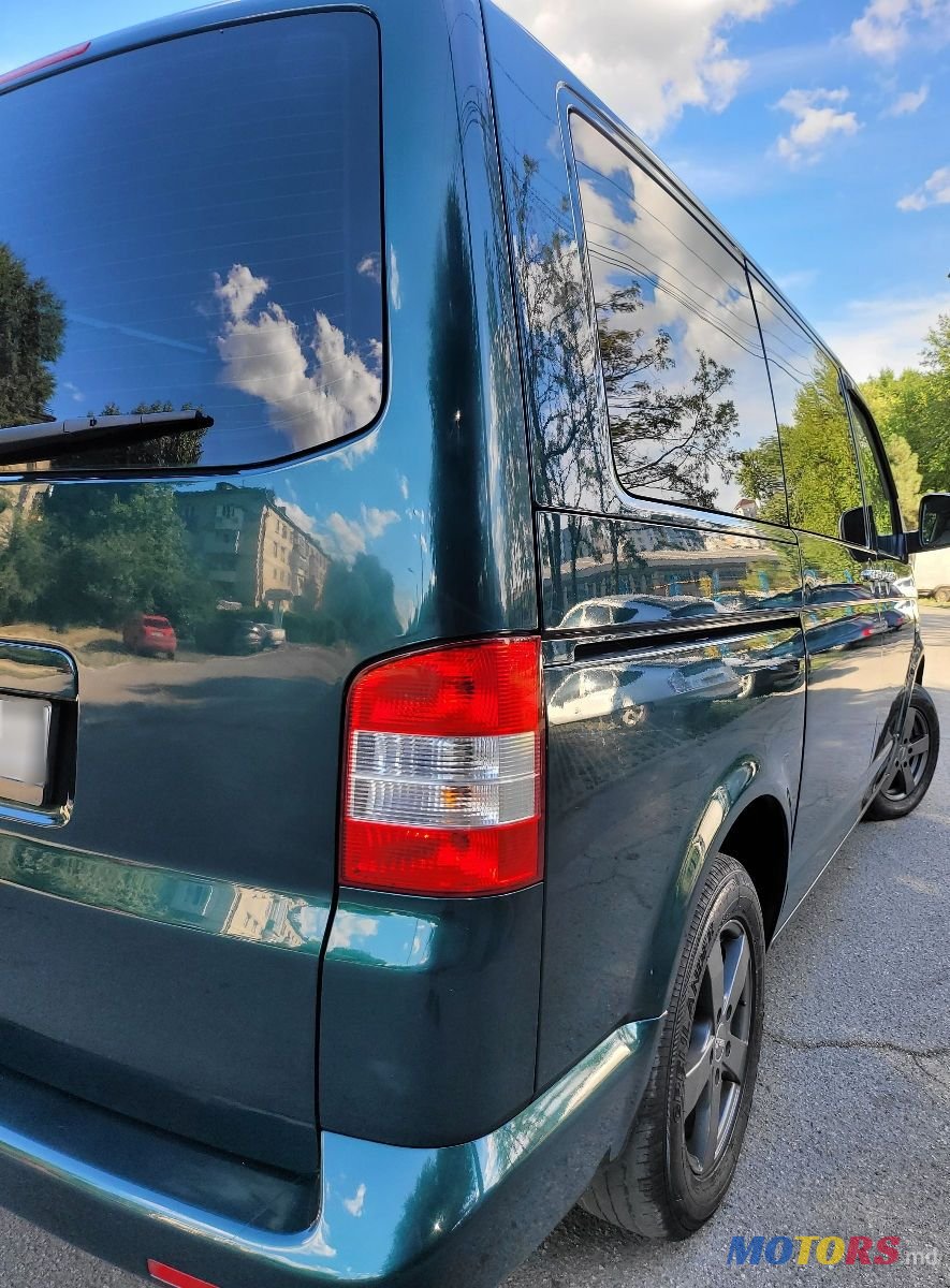 2007' Volkswagen Caravelle photo #5