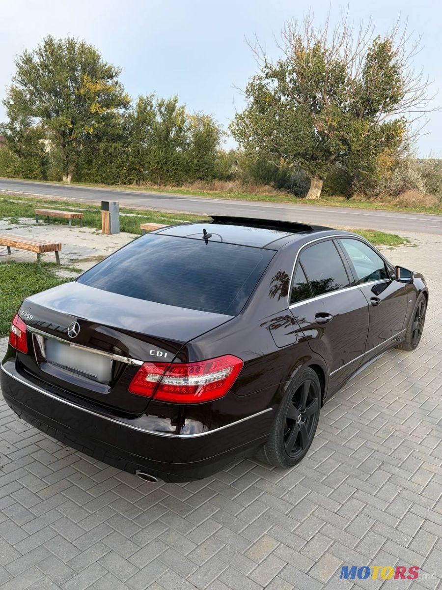 2010' Mercedes-Benz E-Class photo #4