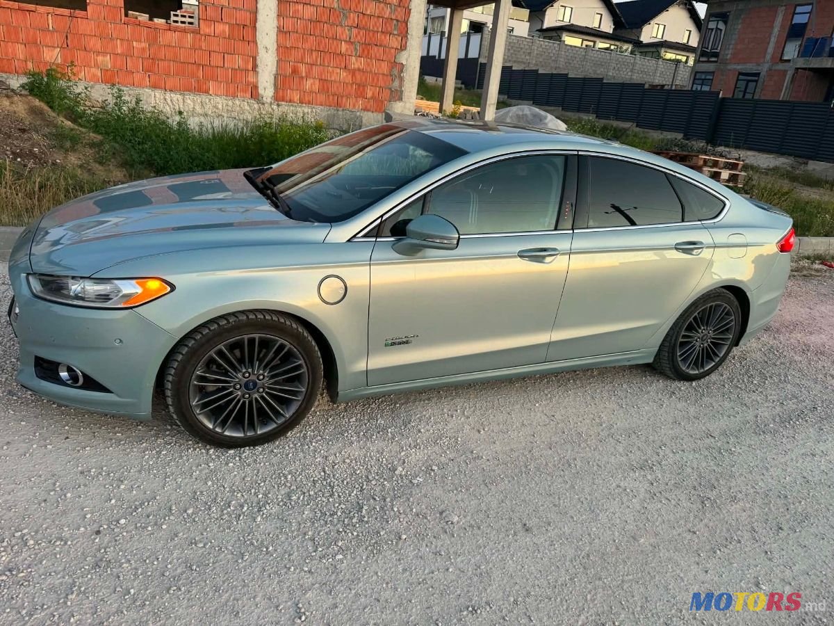 2013' Ford Fusion photo #2