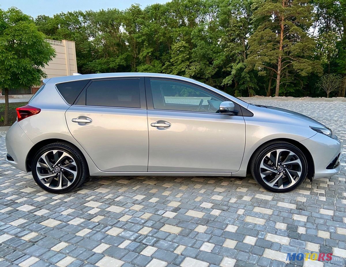2016' Toyota Auris photo #2