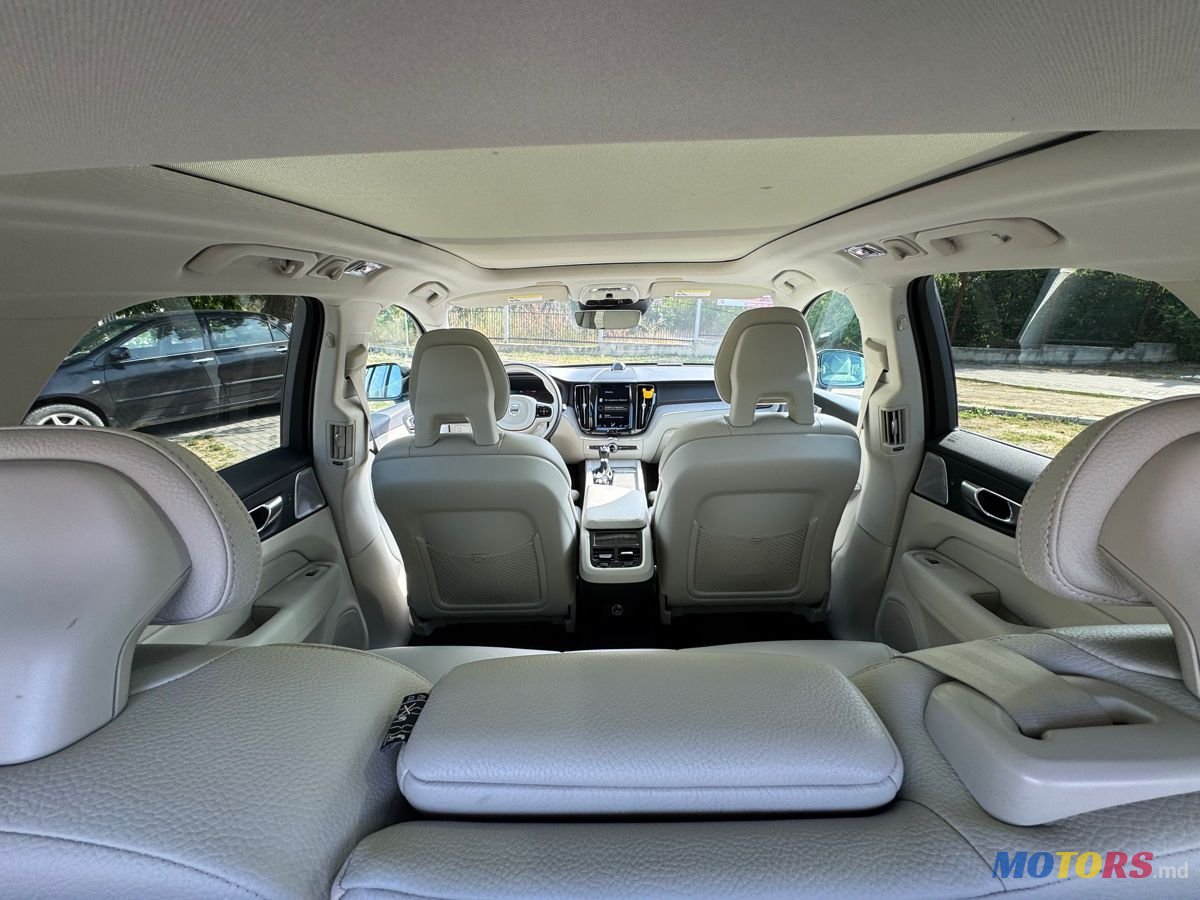 2019' Volvo XC60 photo #6