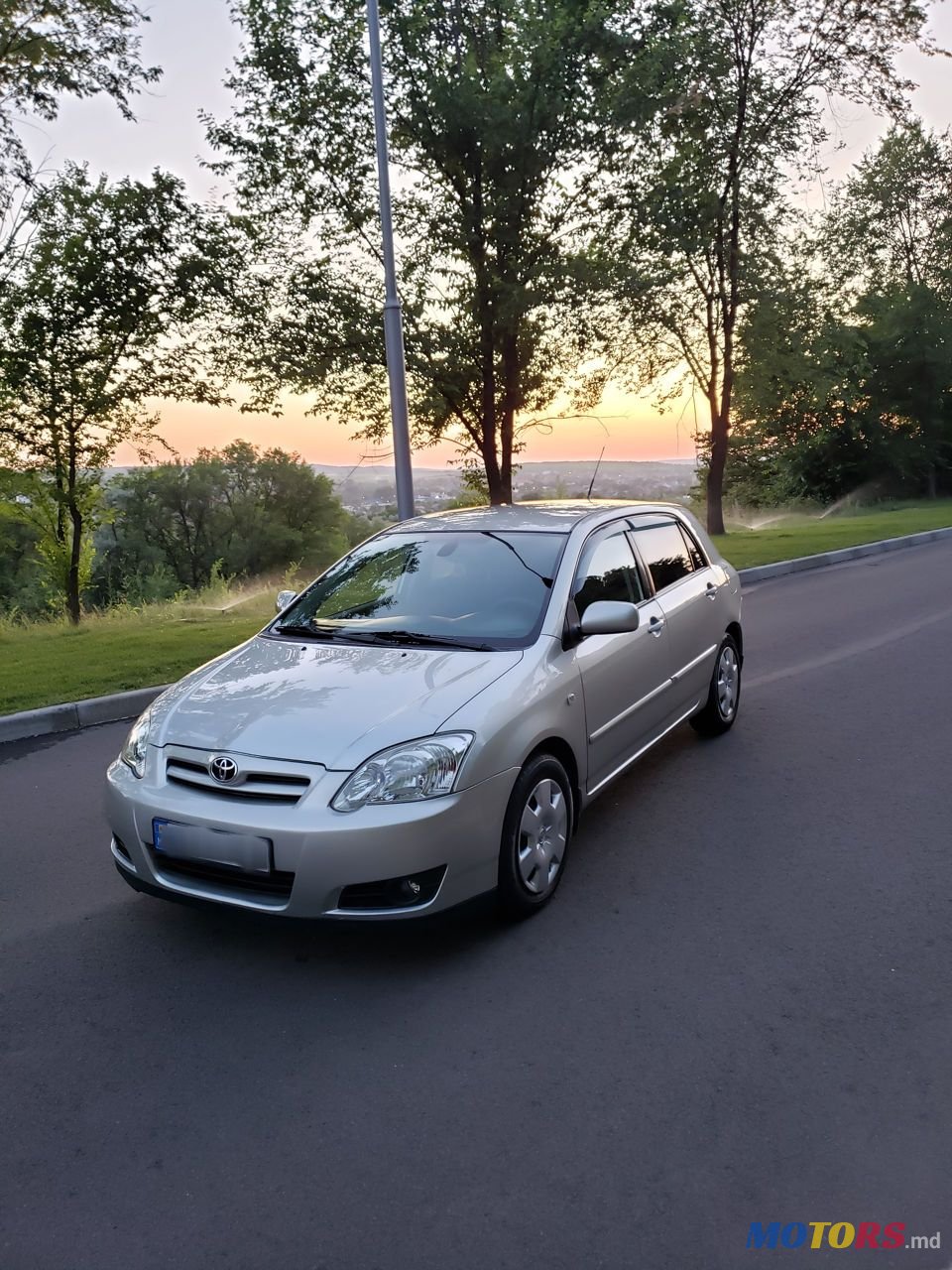 2004' Toyota Corolla photo #2