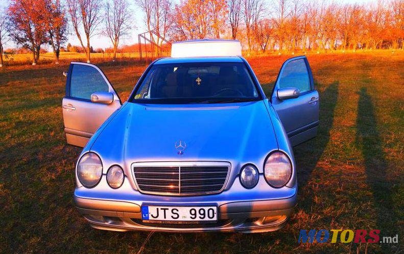 2000' Mercedes-Benz E photo #3