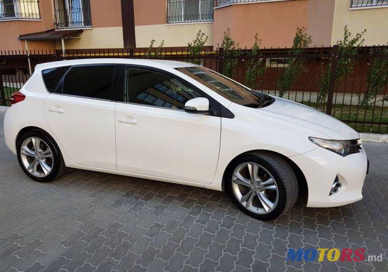 2014' Toyota Auris photo #1