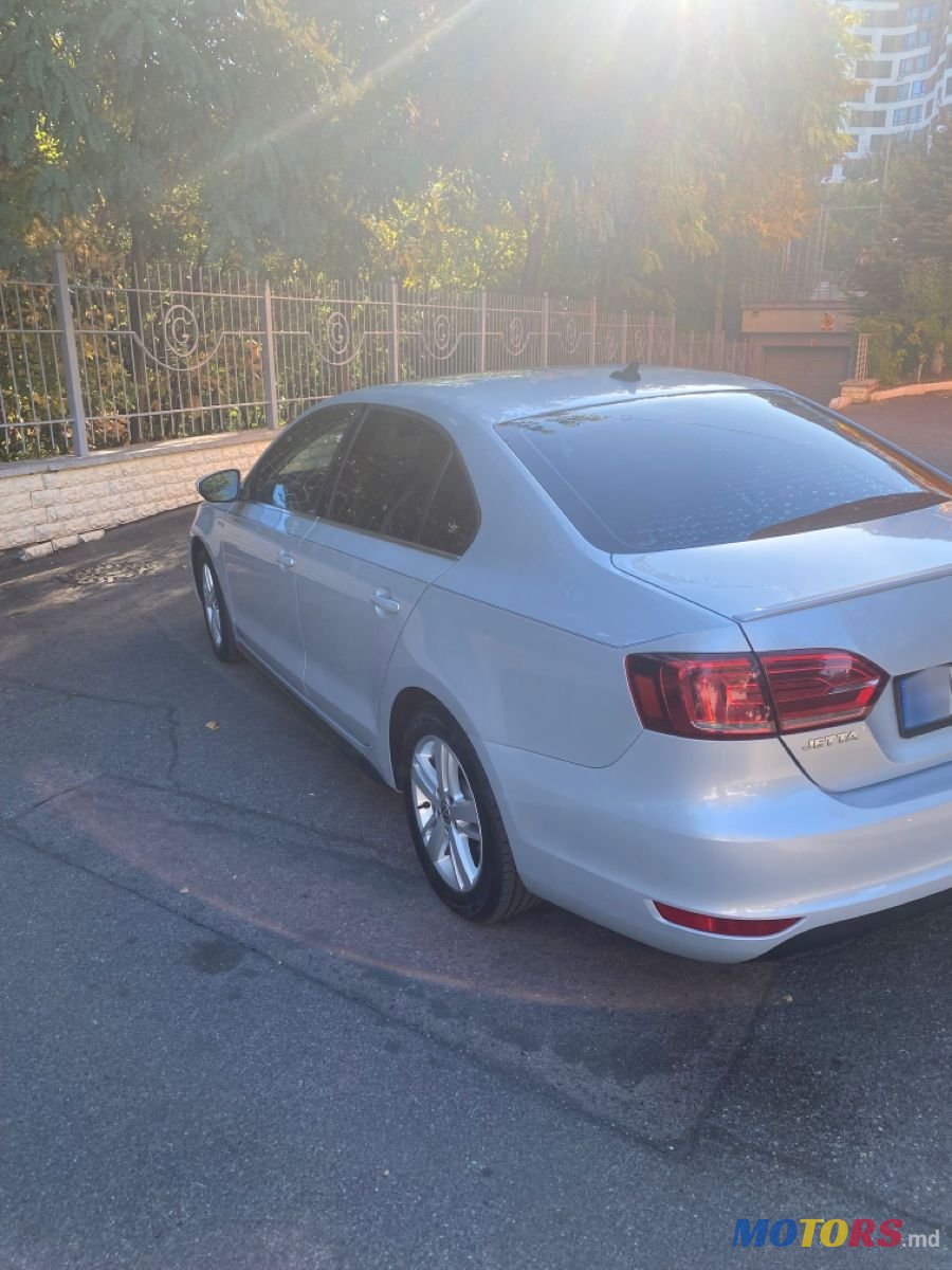 2012' Volkswagen Jetta photo #5