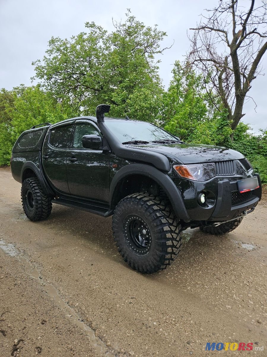 2009' Mitsubishi L200 photo #3