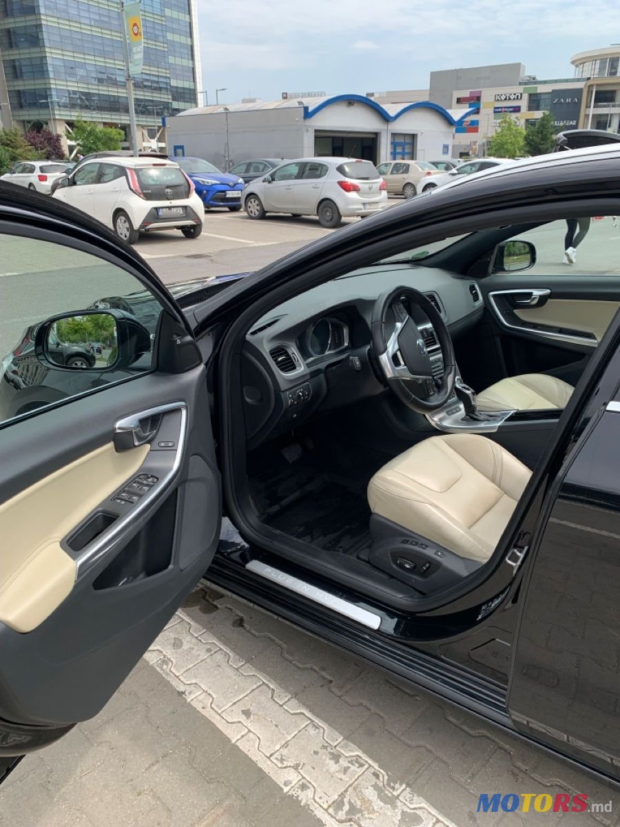 2015' Volvo V60 photo #6