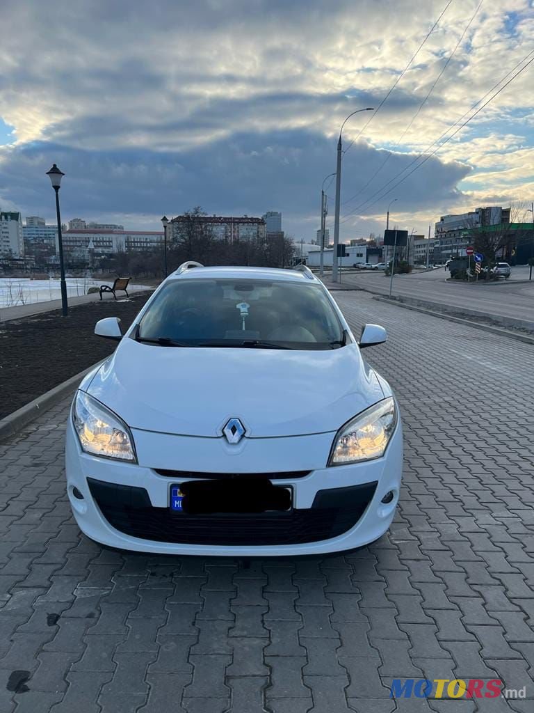2011' Renault Megane photo #2