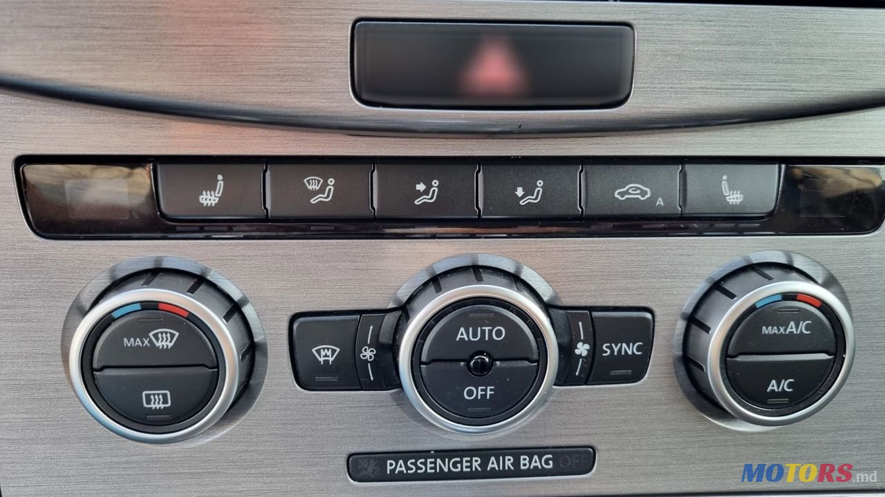 2013' Volkswagen Passat photo #6