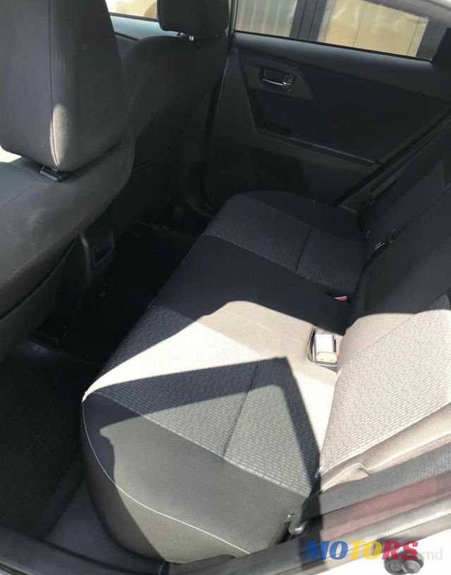 2014' Toyota Auris photo #6