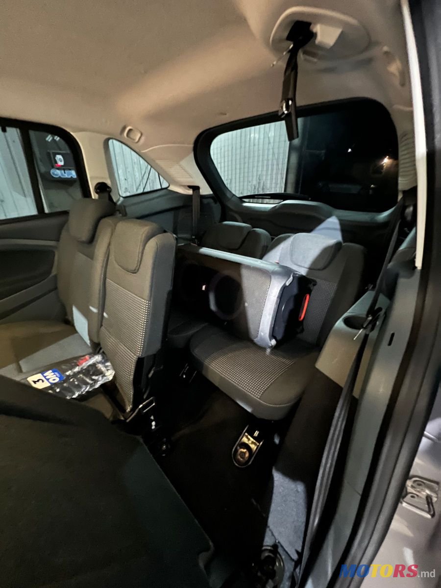 2012' Ford C-MAX photo #3