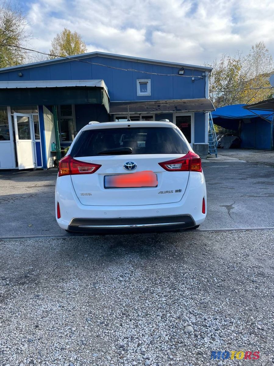 2014' Toyota Auris photo #3