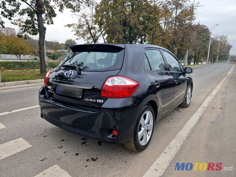 2010' Toyota Auris photo #3