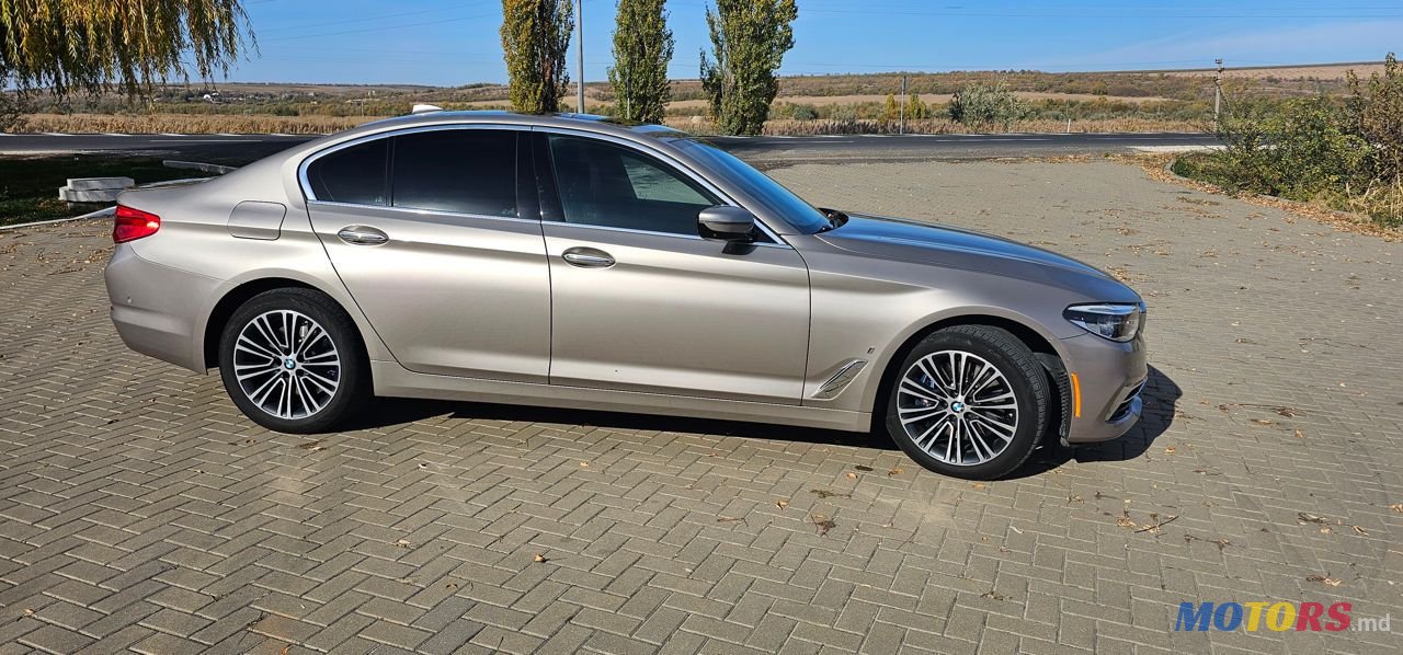 2017' BMW 5 Series photo #2