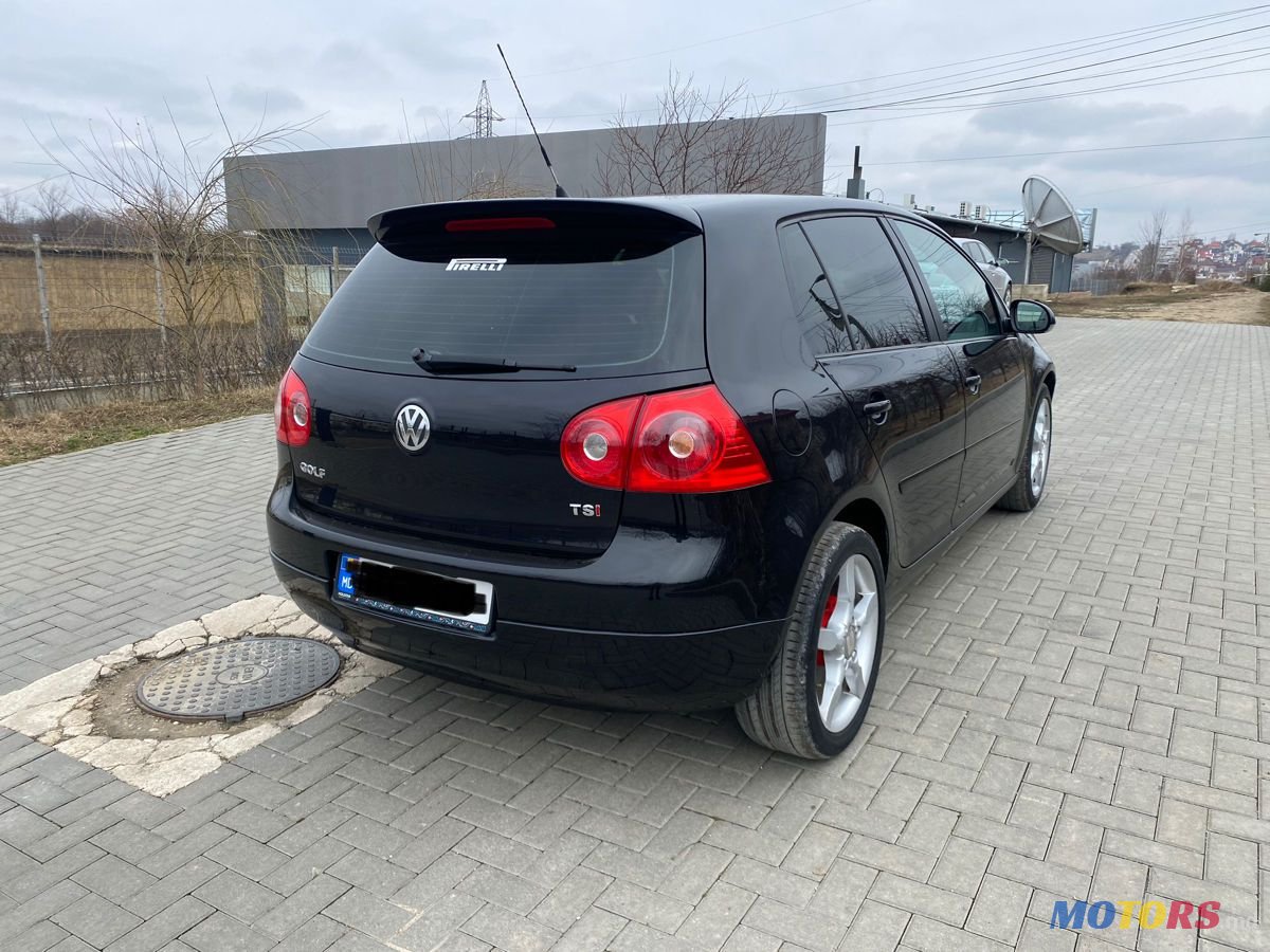 2008' Volkswagen Golf photo #5