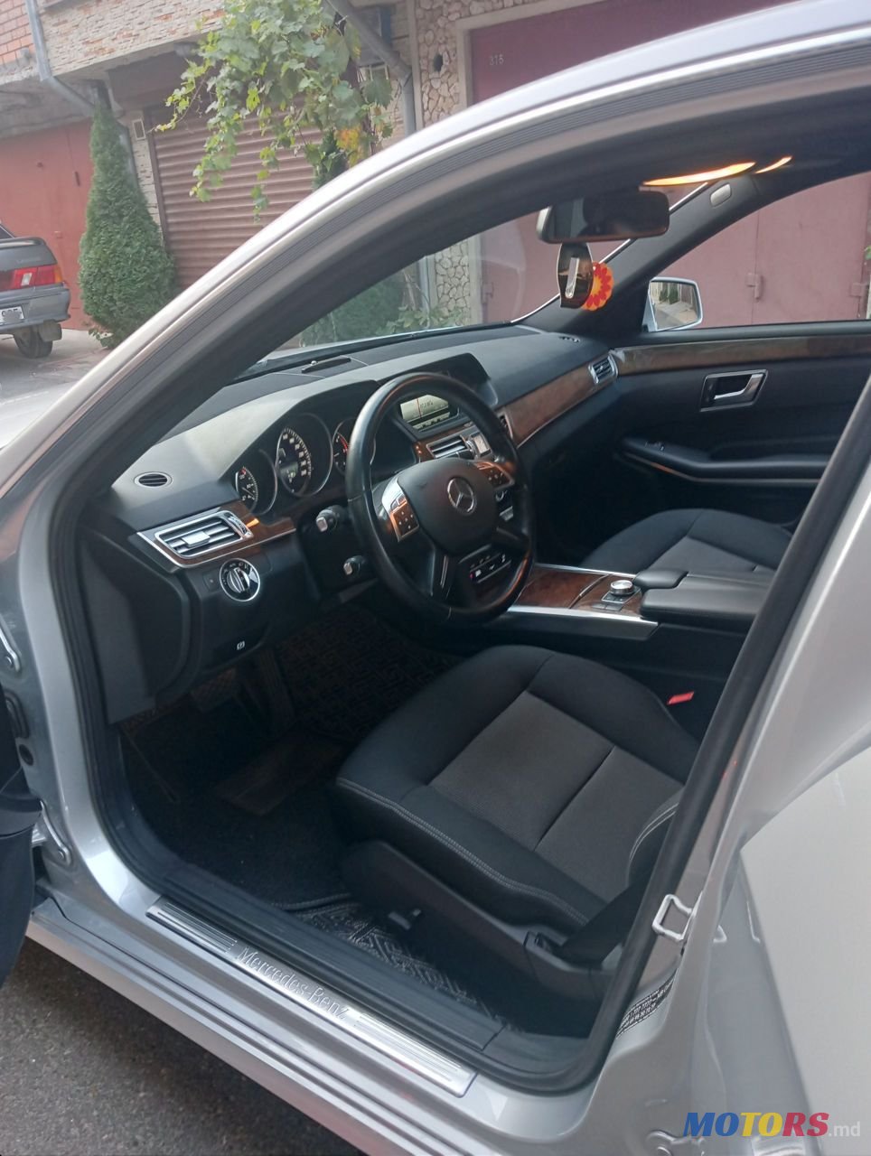 2013' Mercedes-Benz E-Class photo #2