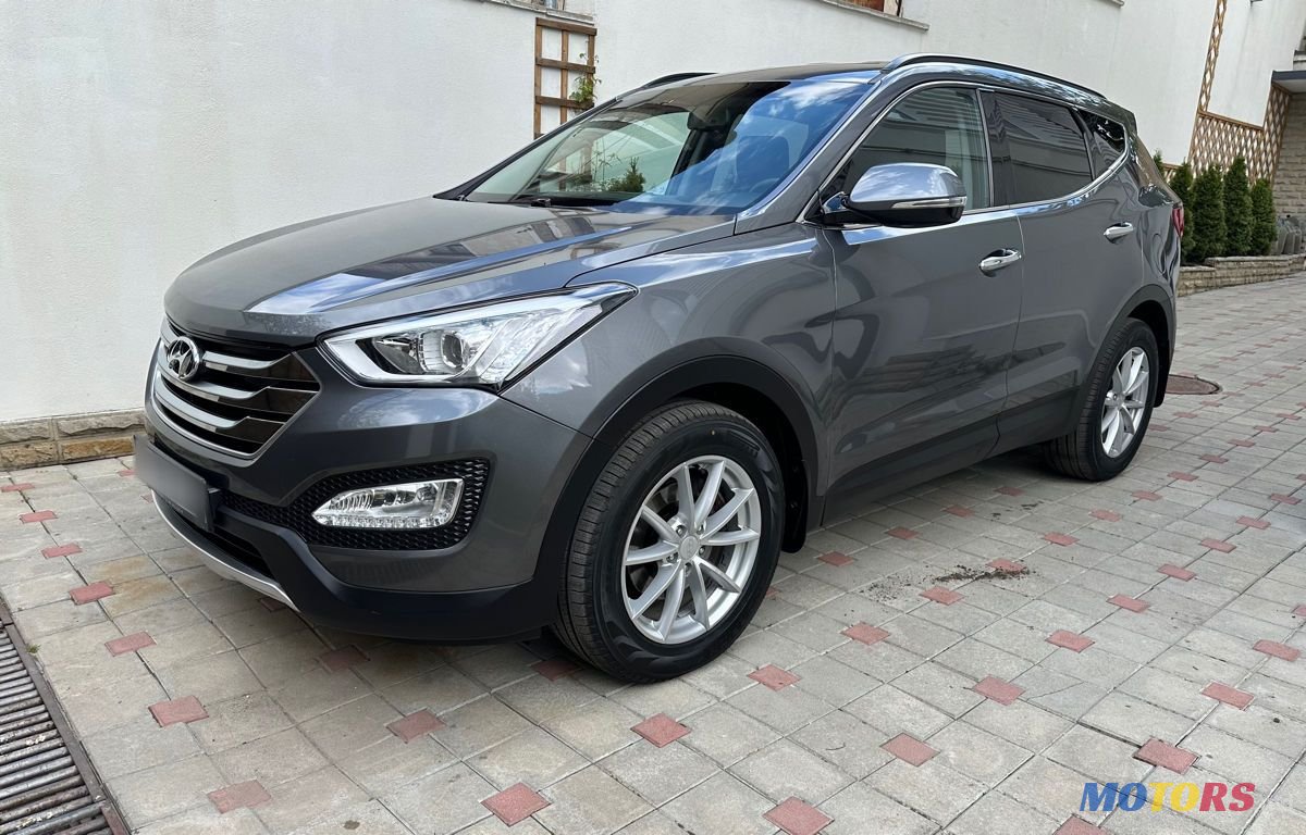 2014' Hyundai Santa Fe photo #2
