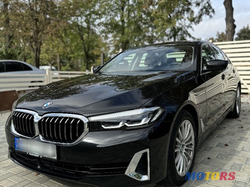 2022' BMW 5 Series photo #1