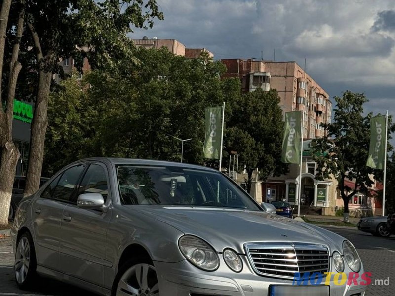 2007' Mercedes-Benz E-Class photo #1