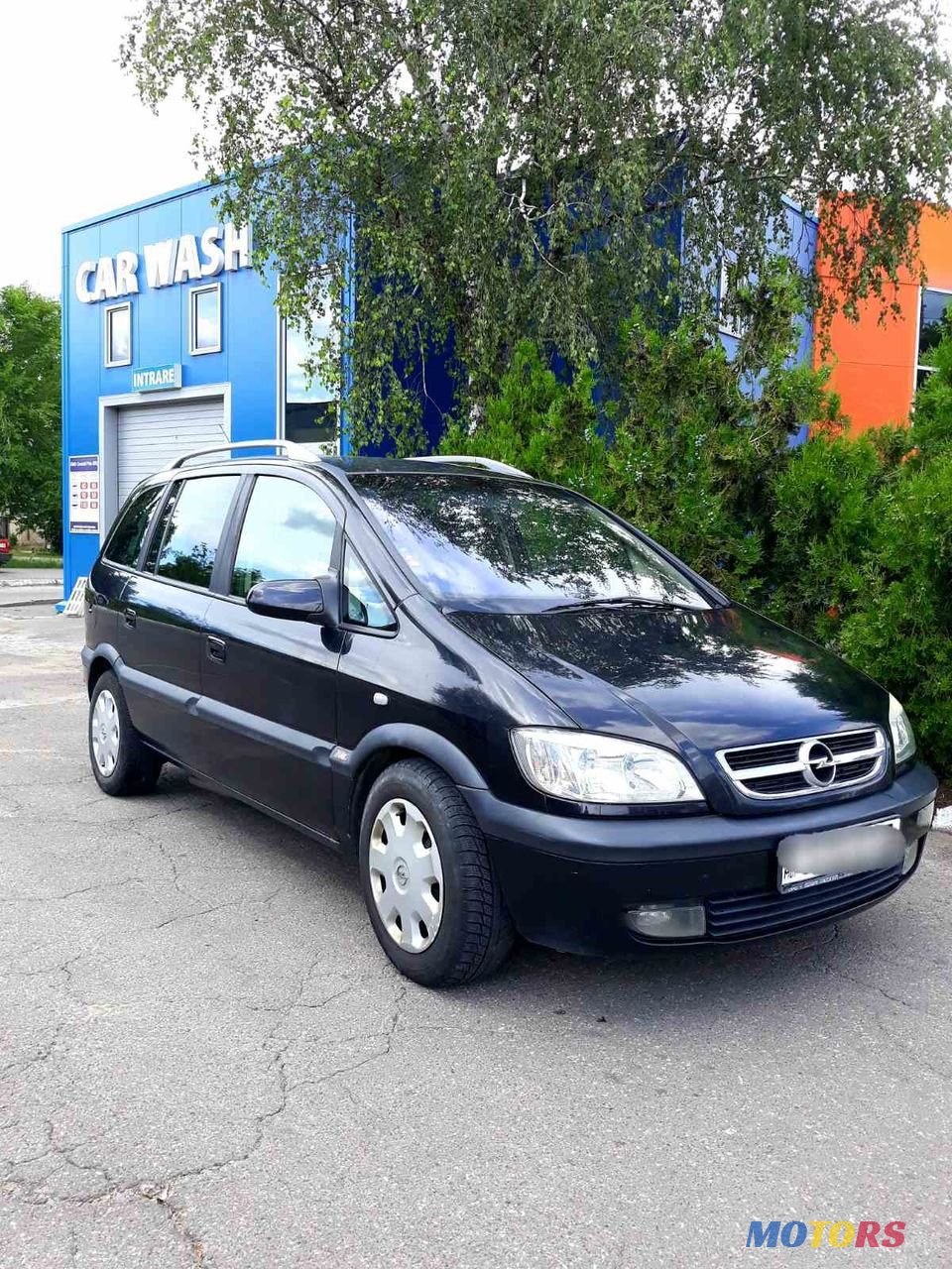 2004' Opel Zafira photo #1