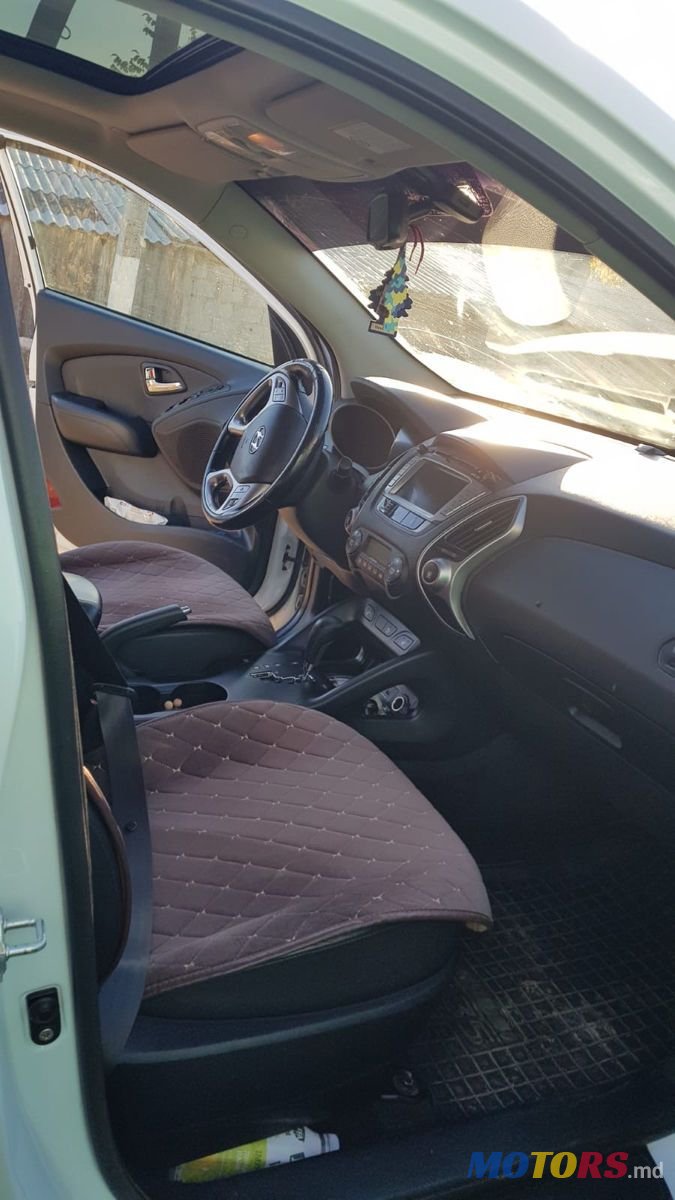 2011' Hyundai ix35 photo #3