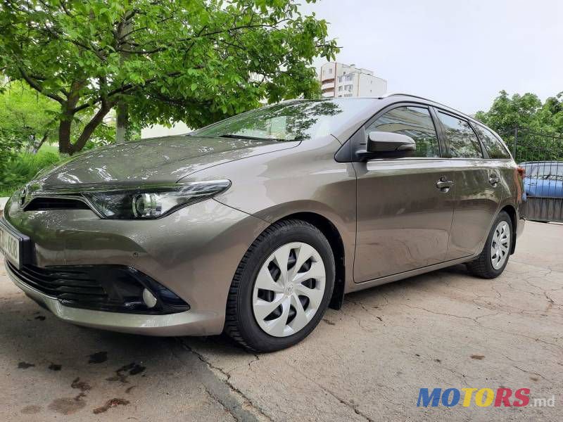 2017' Toyota Auris photo #2