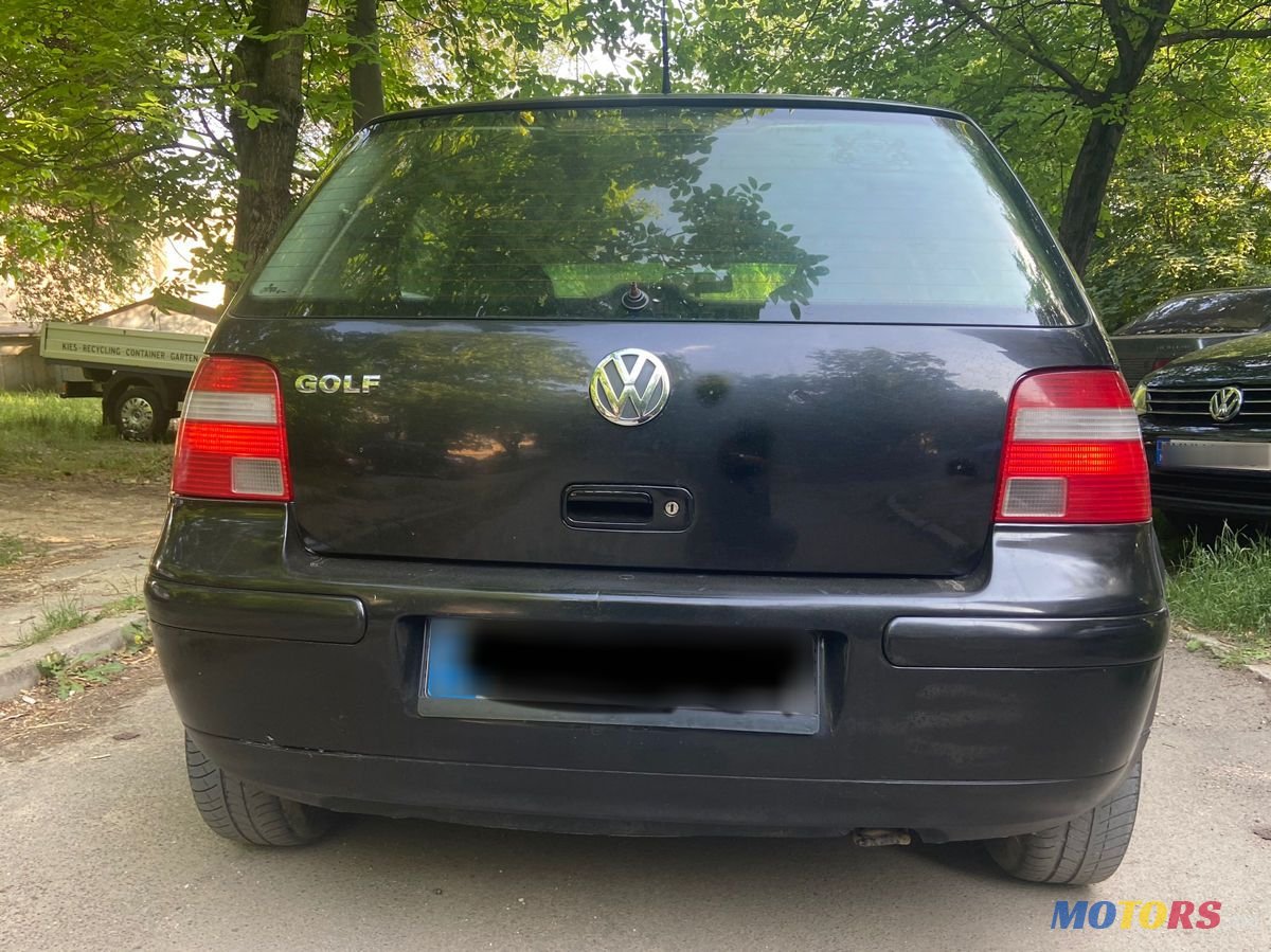 2004' Volkswagen Golf photo #5