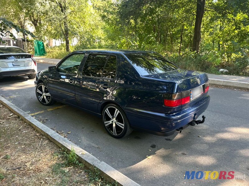 1997' Volkswagen Vento photo #2