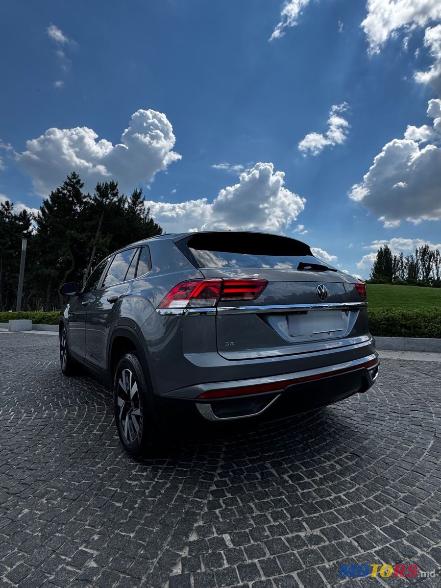 2020' Volkswagen Atlas photo #5