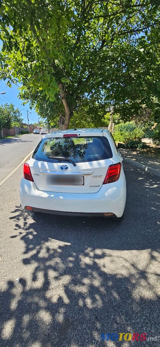 2015' Toyota Yaris photo #4