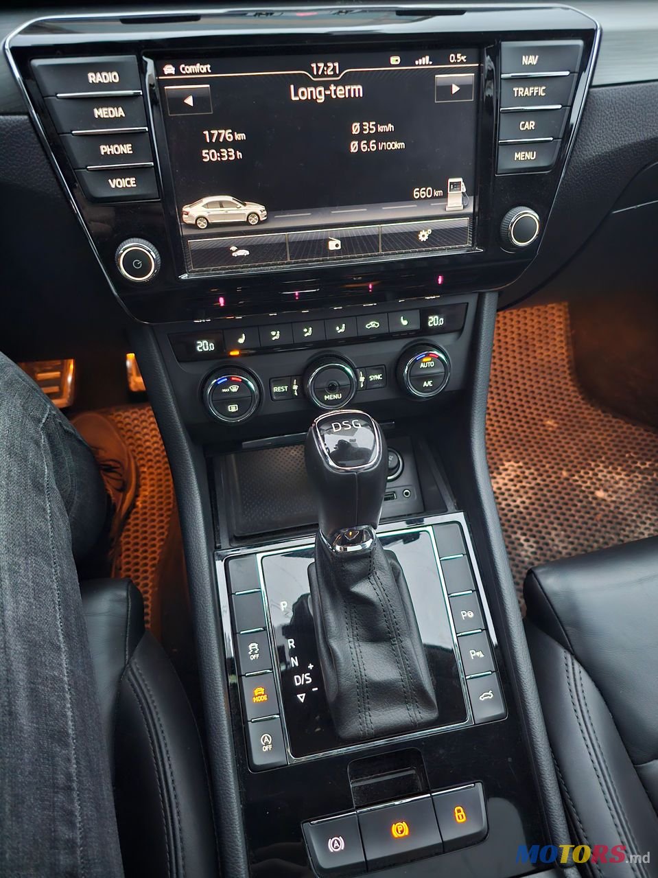 2016' Skoda Superb photo #6