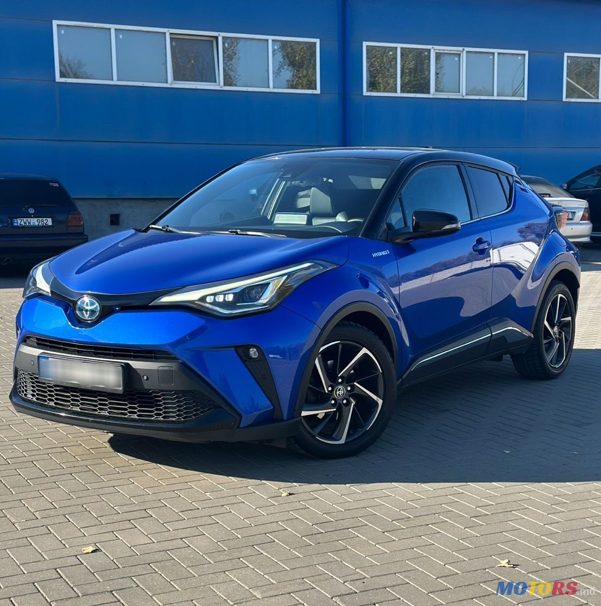 2020' Toyota C-HR photo #2