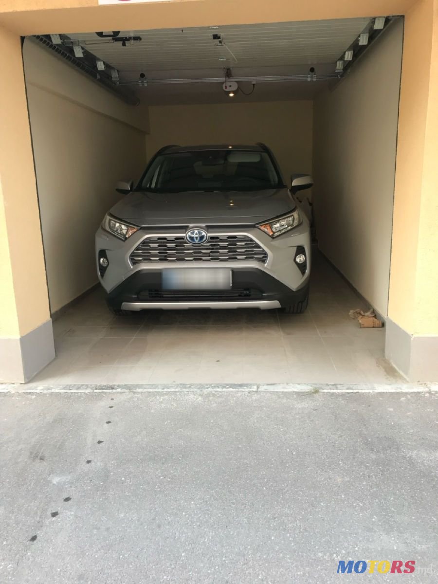 2021' Toyota RAV4 photo #3