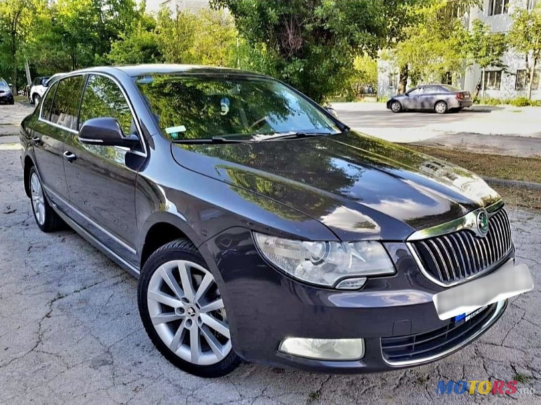 2011' Skoda Superb photo #1