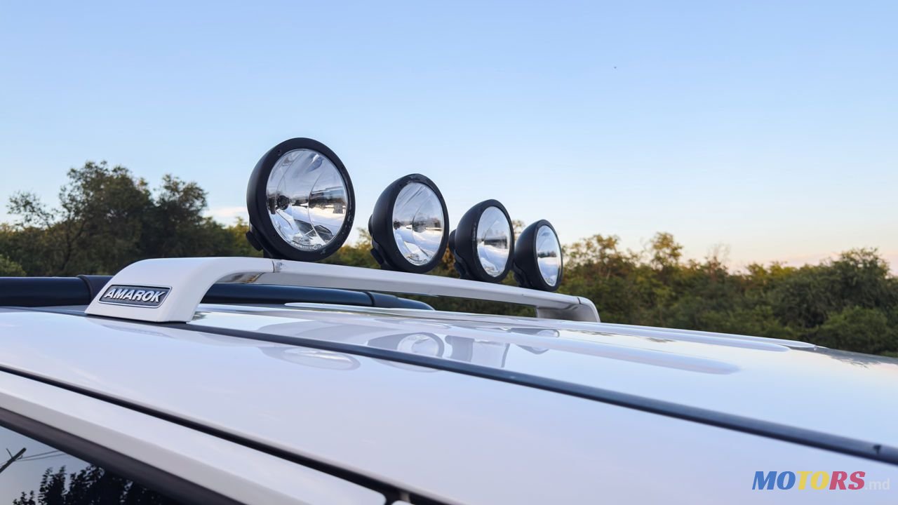 2015' Volkswagen Amarok photo #5