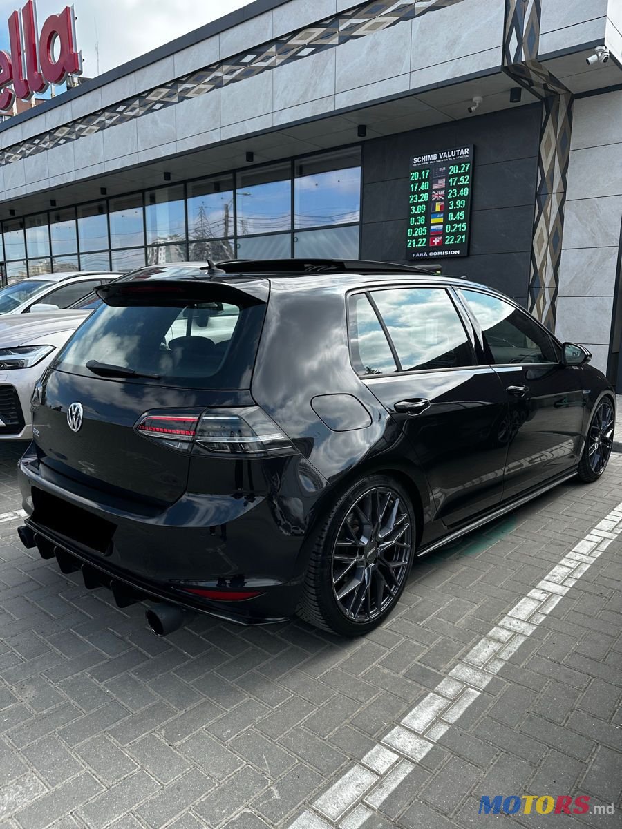 2015' Volkswagen Golf photo #3