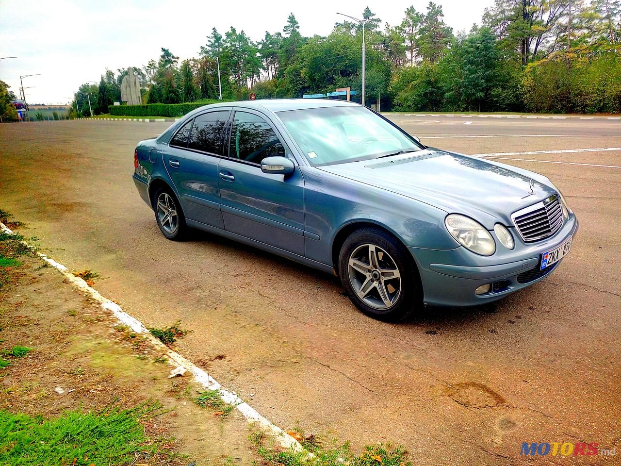 2004' Mercedes-Benz E-Class 220 photo #6